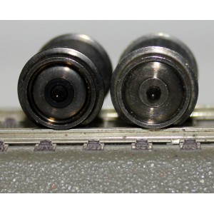 1-stronnie izolowane koło toczone 10,8/ 24,75 mm wagonu- Roco H0