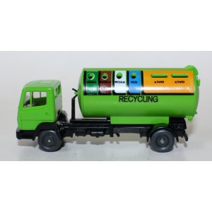 Mercedes- Benz z kontenerami do recyklingu odpadów - Wiking H0 Mercedes- Benz z kontenerami do recyklingu odpadów - Wiking H0