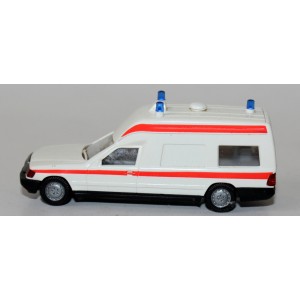 Ambulans sanitarny BINZ 2001 - Wiking H0.